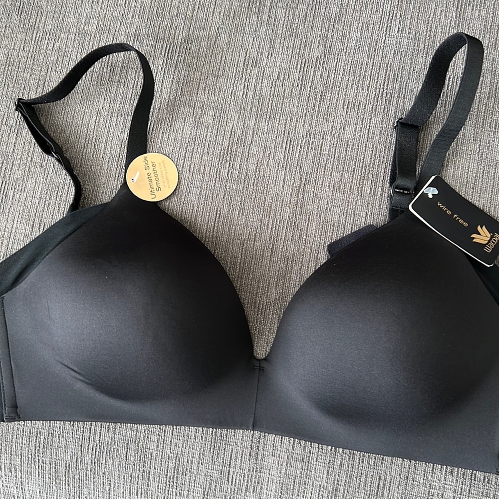 Brand new with tags Wacoal wireless bra- Ultimate Side Smoother - black
